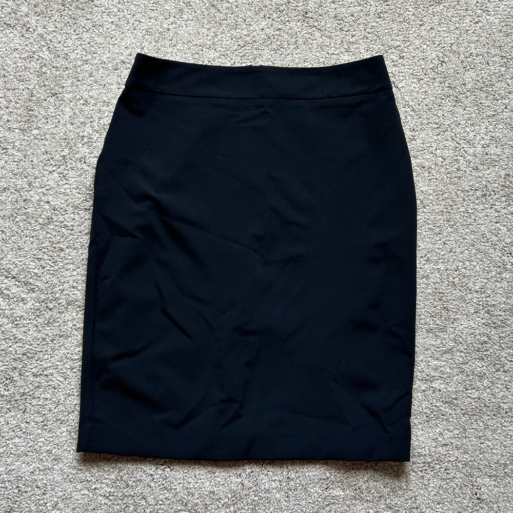 NWT navy blue Ann Taylor Factory size 4 suiting pencil skirt